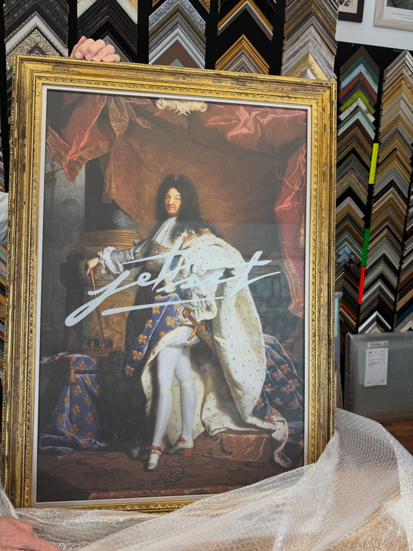 When the collector knows how to handle your artwork. 😭🥰 @milgram_device ty for the quick...