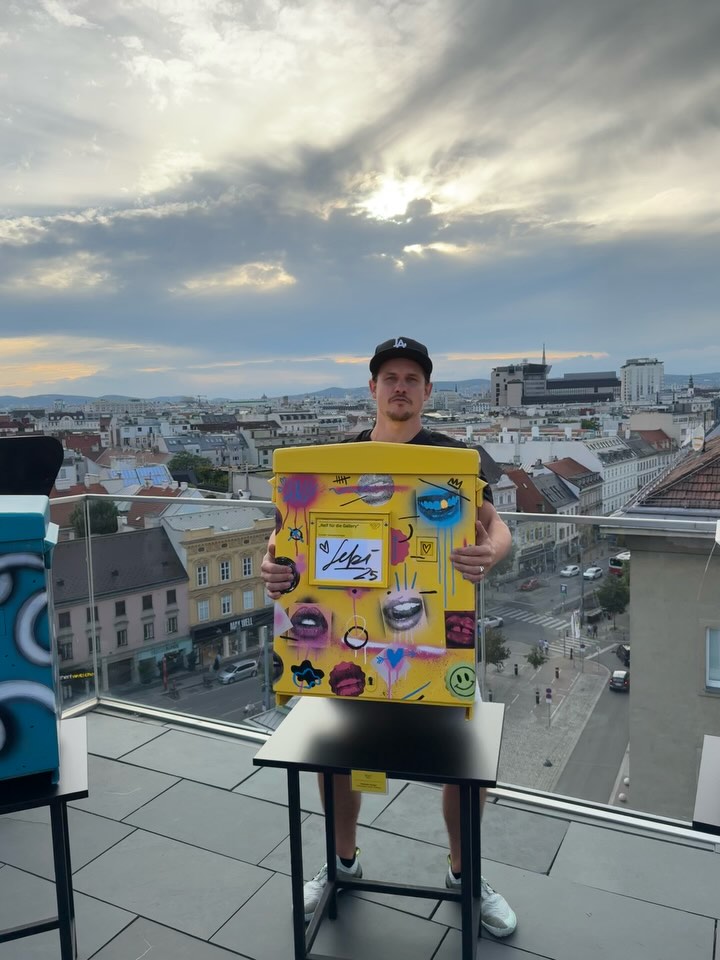 Painting the very same object again, 15 years later but on a legal basis, is...